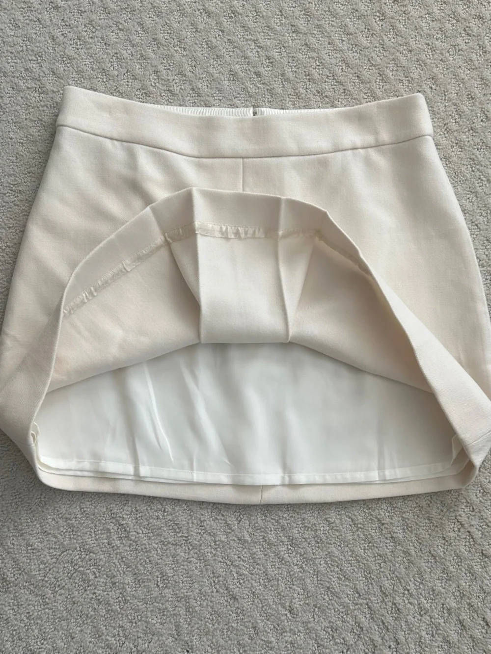 J. Crew 100% Wool Pleated Mini Skirt Ivory 12 Academia Preppy Classic Office NWT
